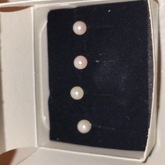 AVON Vintage Radiant Pearlesque Earring Duo NEW - Picture 6 of 6